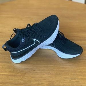 Nike Women's React Infinity Run Flyknit 2 Running Shoes in Black